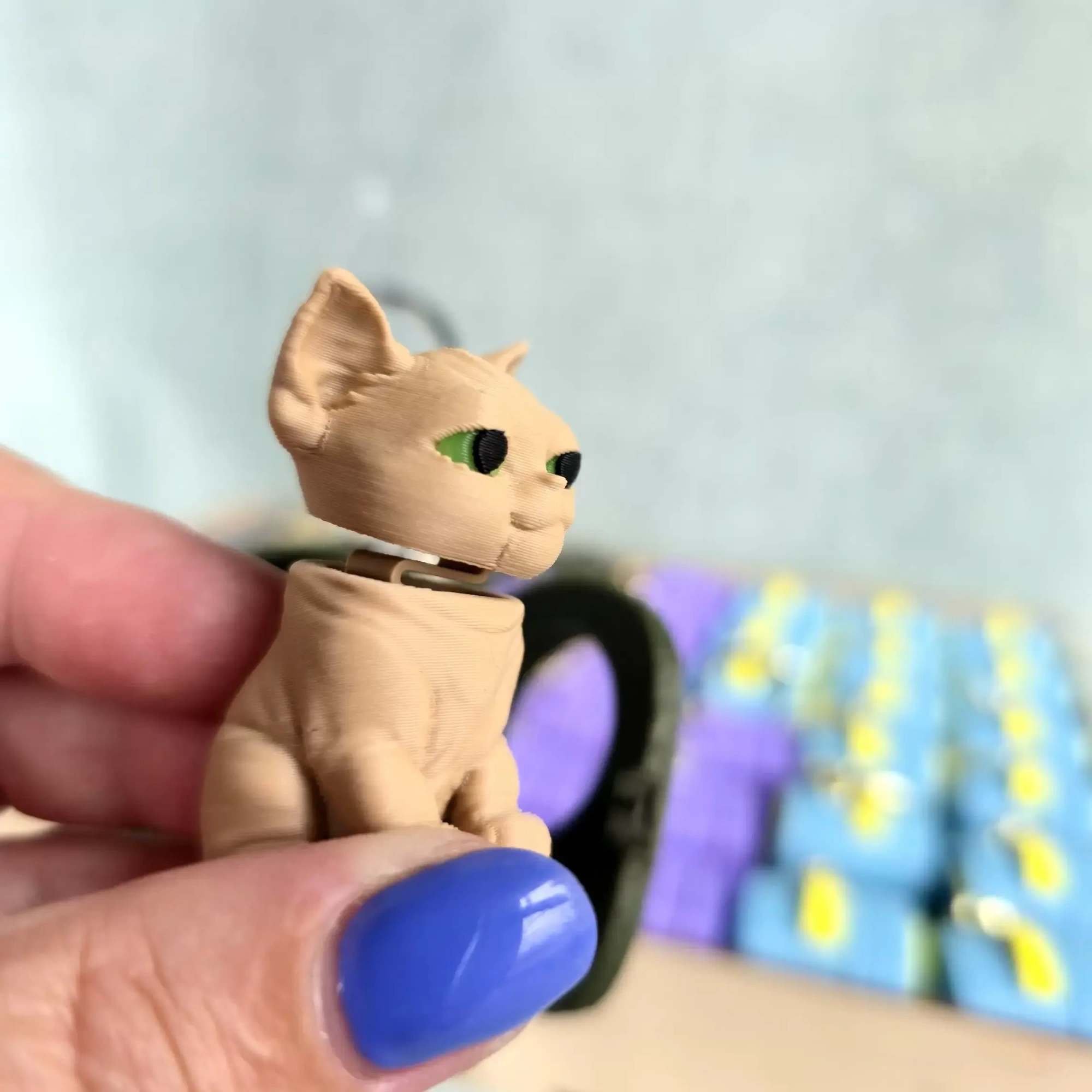 3Д Брелок Сфинкс котик в рюкзачке 6х4х4,5см, Хаки+Кофе с молоком